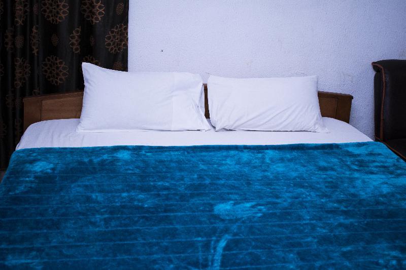 Day By Day Hotel Лагос Екстериор снимка