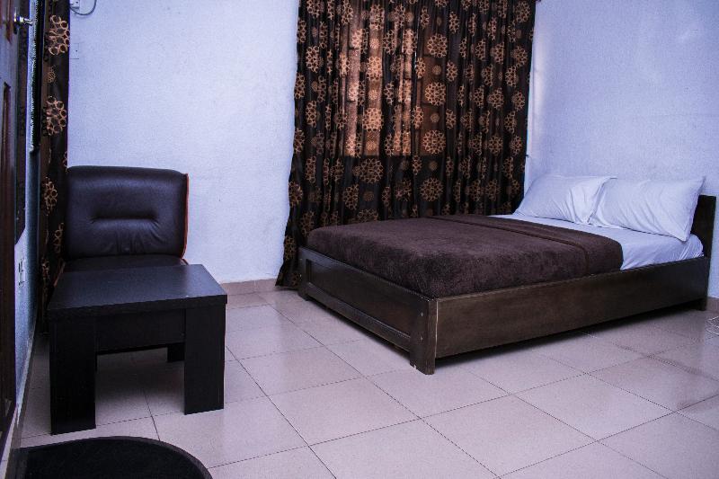 Day By Day Hotel Лагос Екстериор снимка