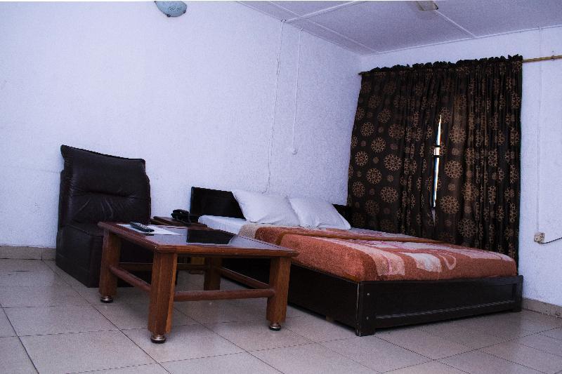 Day By Day Hotel Лагос Екстериор снимка
